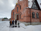 Борисоглебские студенты расчистили территорию Никольского храма