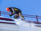 Трудинспекция Воронежской области  предупредила работодателей о безопасности при очистке крыш от снега