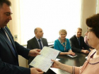 Жительнице Борисоглебска вручили сертификат, которого она ждала 15 лет