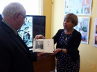 Борисоглебскому музею подарили редкую книгу с мемуарами знаменитого гравера