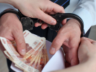 Воронежский следователь попала под уголовное дело за взятку в полмиллиона рублей 