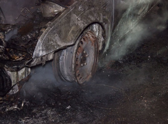 В Новохопёрске ночью сгорел автомобиль
