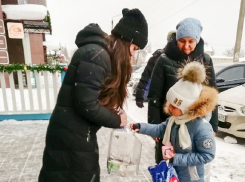 Борисоглебские волонтеры приняли участие в акции «Рождественское чудо – детям»