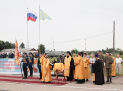 Епископ Борисоглебский  Сергий освятил боевое знамя 160-го учебного авиационного полка