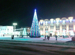 На главной новогодней елке Борисоглебска зажглись праздничные огни