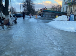 Тысячи людей пострадали в Воронежской области из-за гололеда