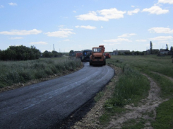 В Новохопёрском посёлке заасфальтировали единственную улицу