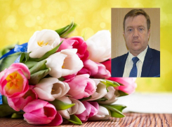 Александр Леонов поздравил поворинских женщин с Международным женским днем