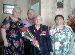Борисоглебский ТОС «Чкаловец» поздравил своего ветерана с Днем Победы