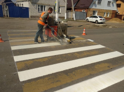 В Борисоглебске приступили к ямочному ремонту и нанесению дорожной разметки