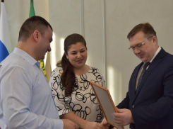 15 молодых семей получили сертификаты на приобретение жилья в Поворинском районе