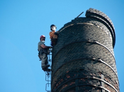 33-метровая аварийная труба держит в страхе жителей посёлка Есипово Терновского района