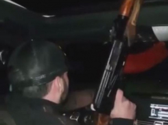 Мажор за рулем Mercedes стрелял на ходу из АК-47 в Воронеже