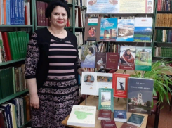 В Новохопёрской библиотеке пройдёт выставка книг с автографами знаменитостей