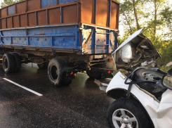 Житель Воронежа погиб после столкновения с двумя грузовиками в Новохоперском районе