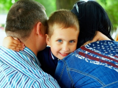 В России ужесточат требования к приемным родителям