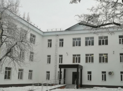  Родителей борисоглебских школьников просили не создавать в больнице очередей из-за справок об эпидокружении