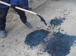 «Да это позор!: борисоглебцы высмеяли весенний ямочный ремонт дорог