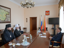  Губернатор Гордеев провел встречу с епископом Борисоглебским Сергием