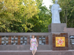 Памятник землякам, погибшим в годы ВОВ, отремонтировали активисты в Терновском районе