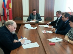 Глава администрации Борисоглебского округа прокомментировал распространение листовок и поджог машины депутата