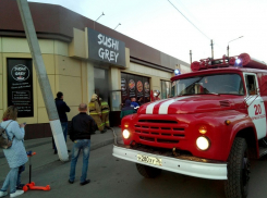 В центре Борисоглебска загорелось кафе