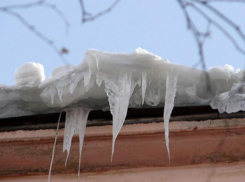 Еще трое жителей Воронежской области пострадали из-за ледяных глыб