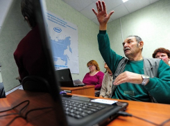 В Воронежской области людей предпенсионного возраста переквалифицируют в дворников и продавцов