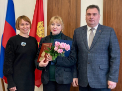 Приму Борисоглебского театра поздравили с юбилеем в администрации БГО