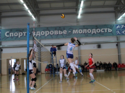 Грибановские волейболистки сразились с командой из Калача в рамках Чемпионата области