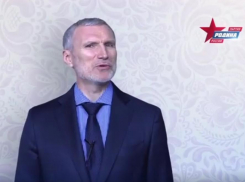 Мудростью от бабушки поздравил с Пасхой воронежских земляков депутат Госдумы Журавлев