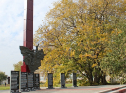 В посёлке Дубровка Терновского района отремонтировали памятник красноармейцам
