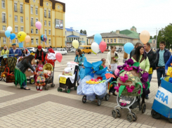 День защиты детей в Борисоглебске отметили парадом колясок