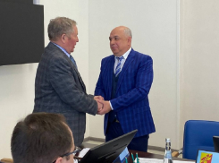 Михаила Брагина официально утвердили в должности главы администрации Терновского района