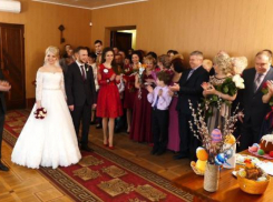 В Воронежской области 560 пар планируют пожениться на Красную горку