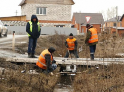 В Борисоглебске расчищают «ливневки»