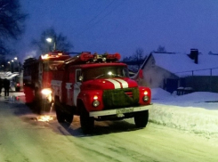 В Поворинской районе пожарные оперативно потушили ночной пожар