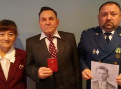 Награду Великой отечественной через 75 лет получил внук героя из села Пески
