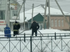 В Театральном сквере Борисоглебска в 14-й раз залили каток