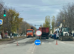 В Борисоглебске перекрыли три участка дороги, предупредив водителей за полчаса