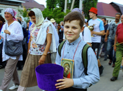 Шли и взрослые, и дети: фото с Крестного хода в Борисоглебске