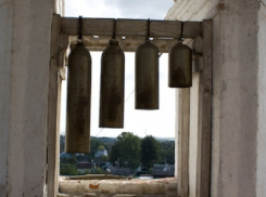 В Грибановском районе прихожане соорудили церковные колокола из газовых баллонов
