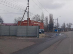 Начальника полиции Борисоглебска попросили разобраться с двухметровыми конструкциями на перекрестках  