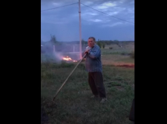 «Да, ладно, все я понял!»: видео с беззаботным поджигателем сняли спасатели в Воронежской области
