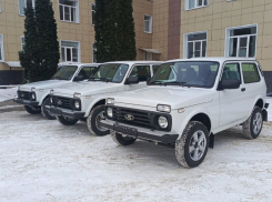 Три новых «Нивы» получила Борисоглебская больница по региональной программе