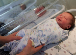 155 малышей родилось у несовершеннолетних мам в Воронежской области за прошлый год