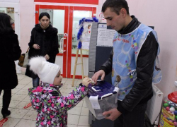 За два дня волонтеры акции «Рождественское чудо – детям» собрали в  Борисоглебске более 35 тыс. рублей