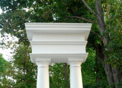 В обновленных скверах Борисоглебска дождь выявил недочеты подрядчика