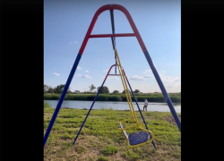 Душевые, детские качели, лежаки: в  селе Терновского района пляж  оборудован лучше, чем в Борисоглебском округе 