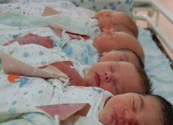  Во всех российских роддомах новорожденных одарят бесплатным подарком